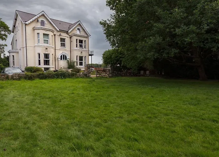 Stunning Rural Apartment - Sleeps 4 - Parking