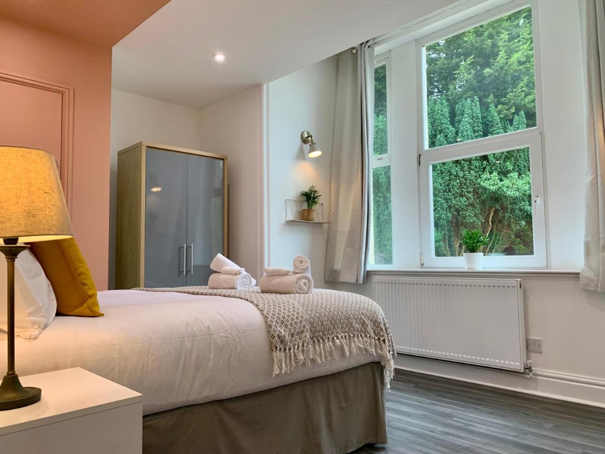 Stunning Rural - Sleeps 4 - Parking Apartment *