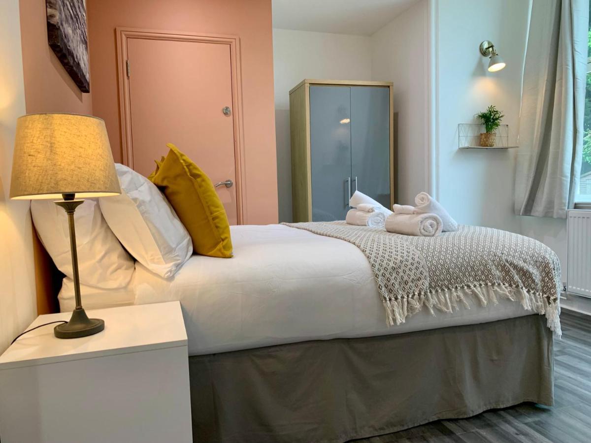 Stunning Rural - Sleeps 4 - Parking Apartment